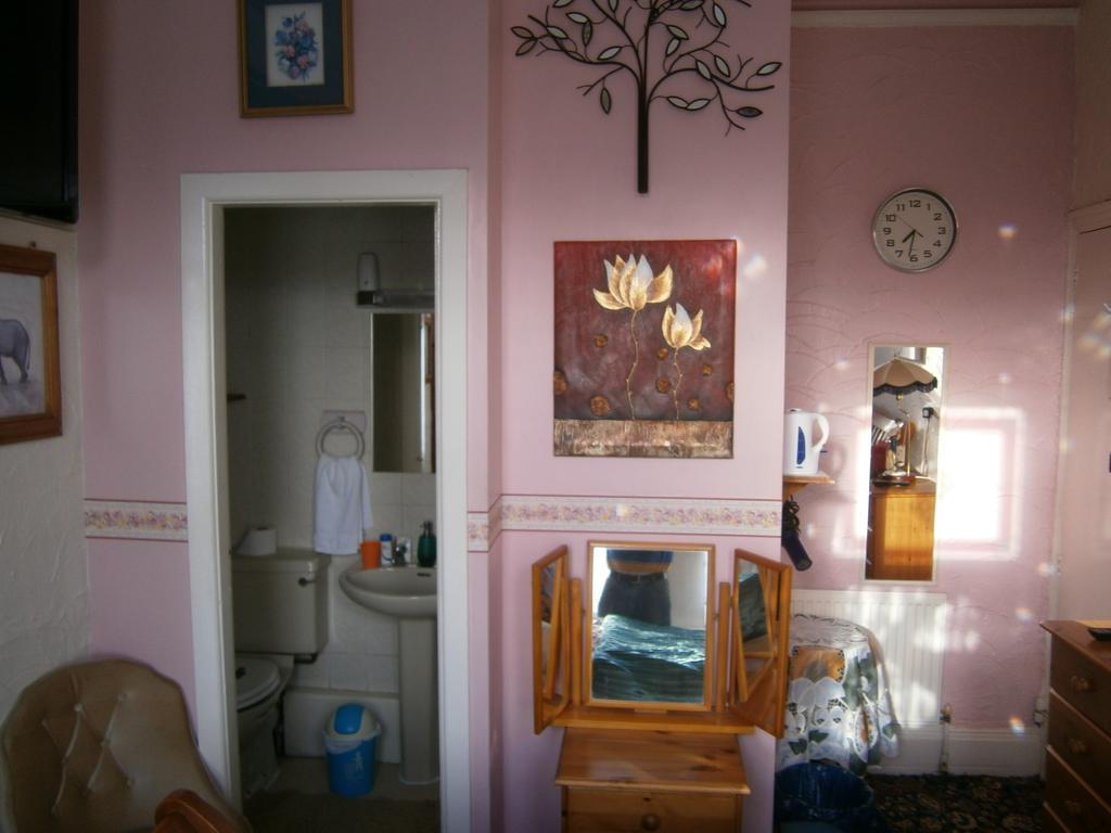 Guesthouse The Royale Hotel ブラックプール 部屋 写真